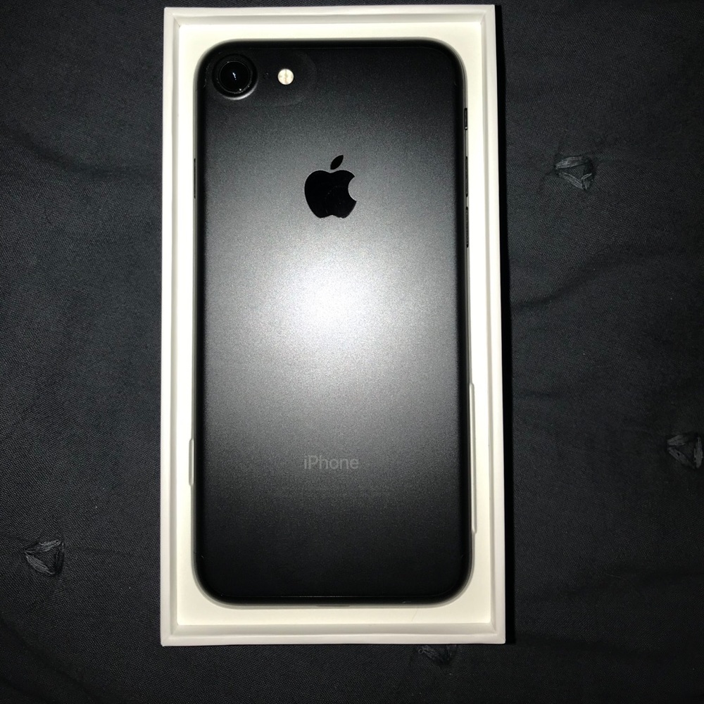 IPHONE 7 32GB (unlocked)